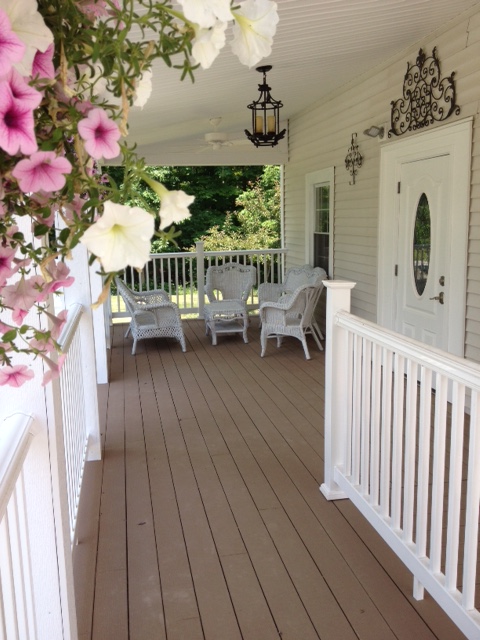 Front porch of Miss Hickory's Tea Room